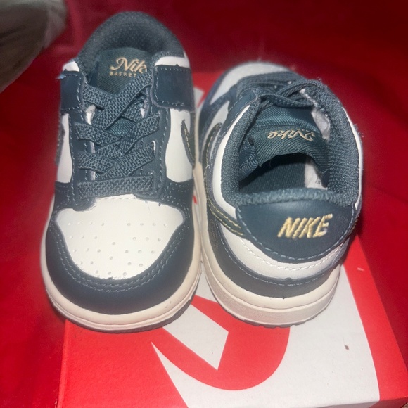 Nike dunks - Picture 3 of 4